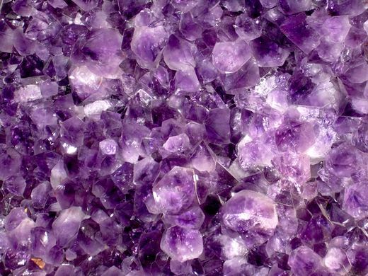 LOS CRISTALES A LO LARGO DE LA HISTORIA 1