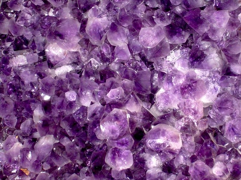 LOS CRISTALES A LO LARGO DE LA HISTORIA 1