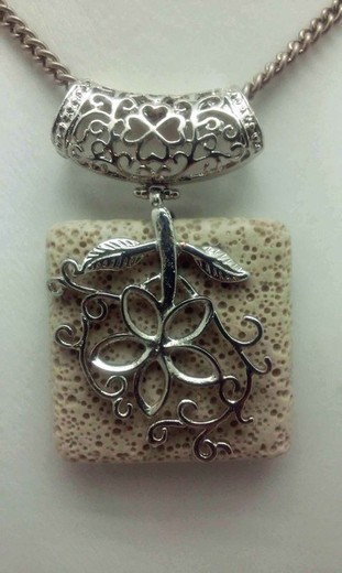 Pendentif de lave