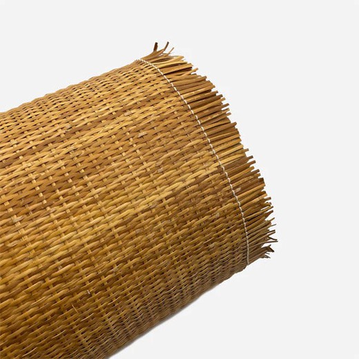 Metro lineare di tessuto rattan con strisce di pelle scura da 5 mm larghezza 40,64 cm