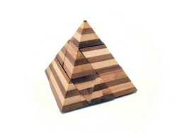 Quebra-cabeça de pirâmide de bambu 3D