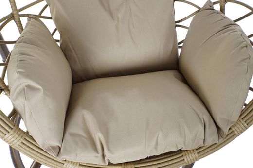 Cadeira suspensa em vime sintético marrom