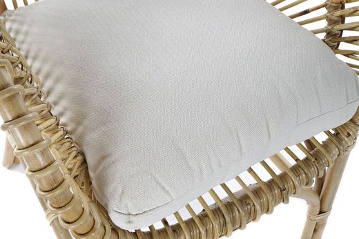 Poltroncina in rattan con cuscino