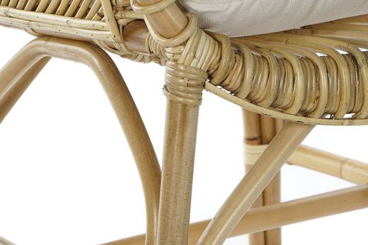 Poltroncina in rattan con cuscino