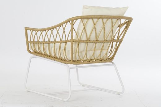 Rattan sintético e poltrona de metal