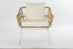 Rattan sintético e poltrona de metal